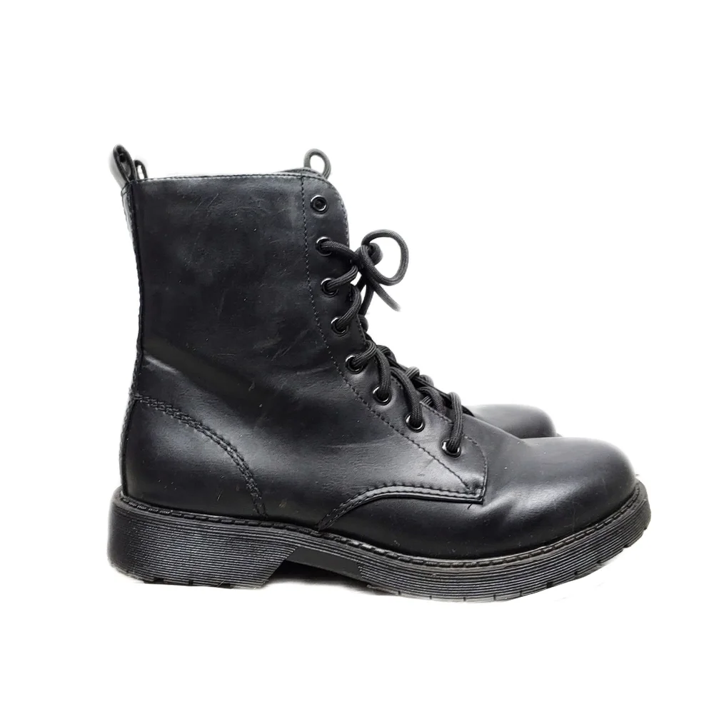 **SOLD**Time & Tru Black Womens 9 Faux Leather Combat Moto Boots - Picture 2 of 8